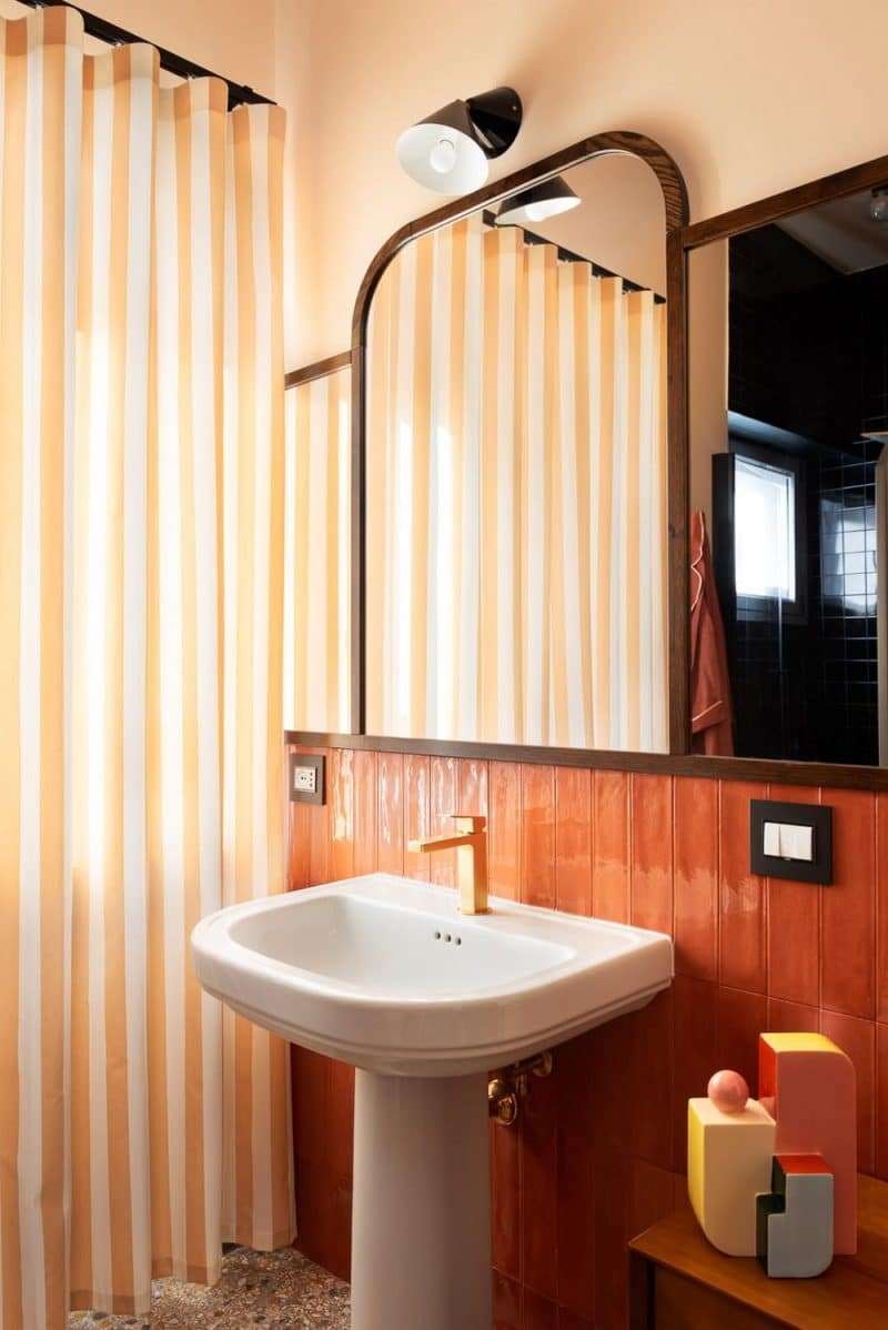 VDS House - Renovated 1960s Apartment by 02A Studio