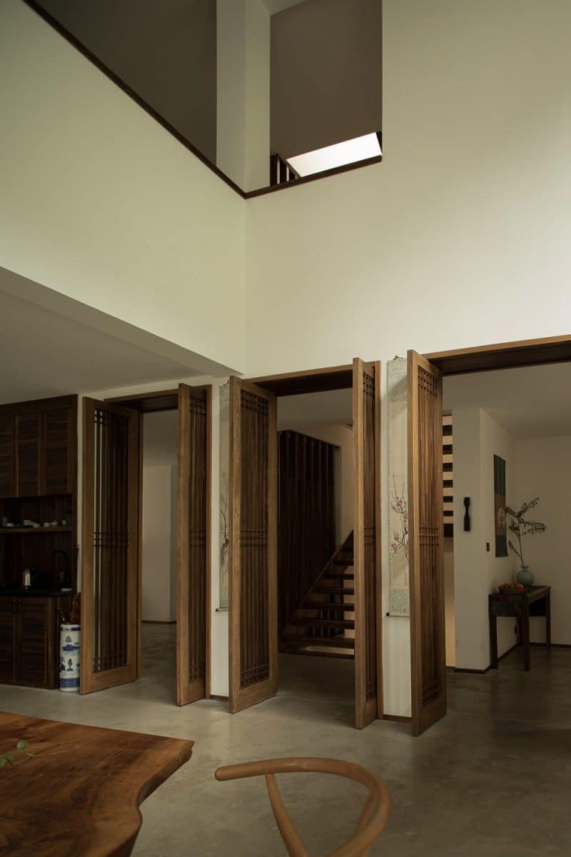 Scholarly Mountain-view Villa / Jishang Space Design
