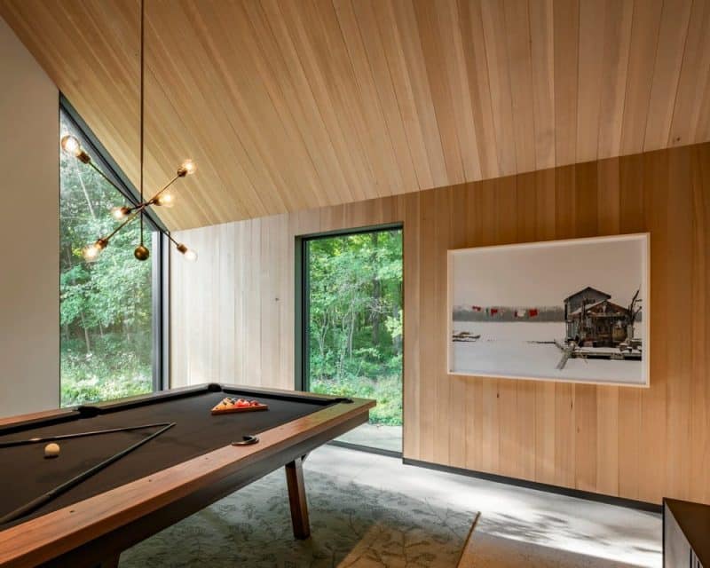 billiards room