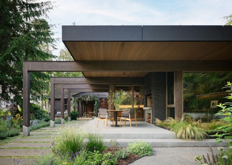 Loyal Captain House / Heliotrope Architects