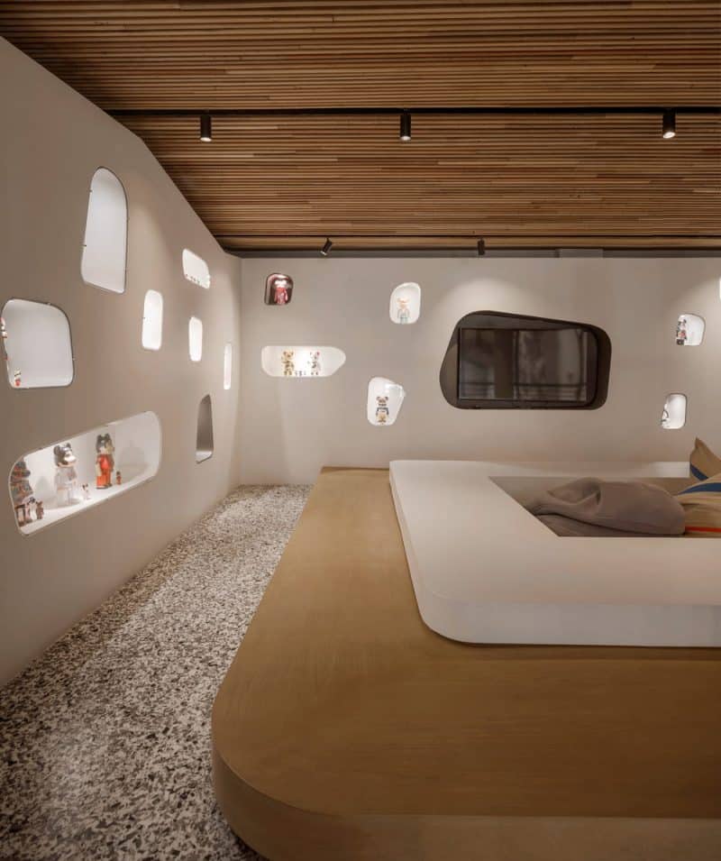 Double B Hostel / VMA Design Studio