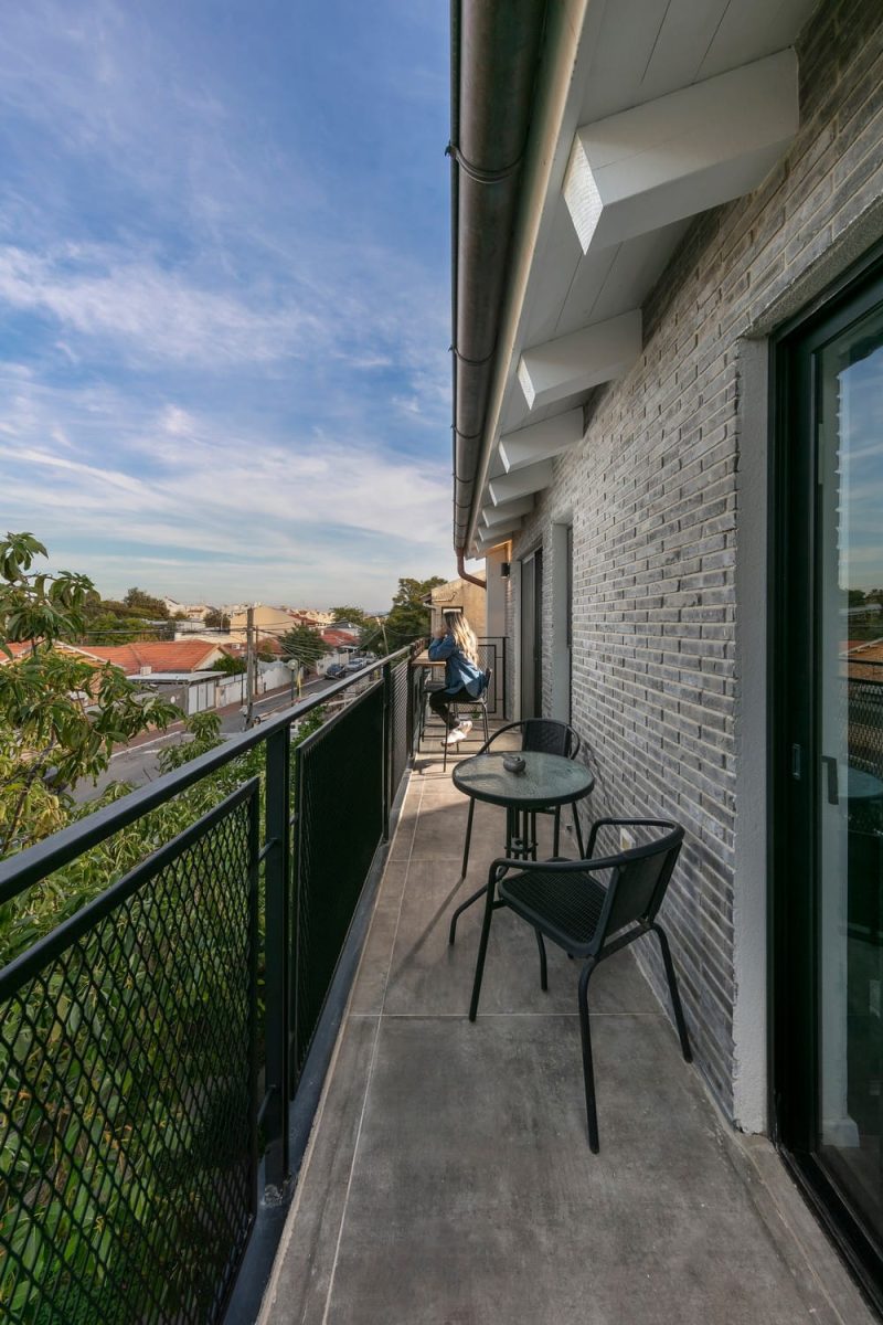 balcony