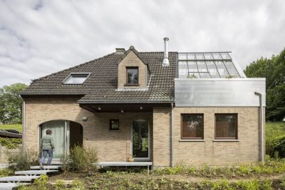 Omloop Farmhouse / hé! architectuur