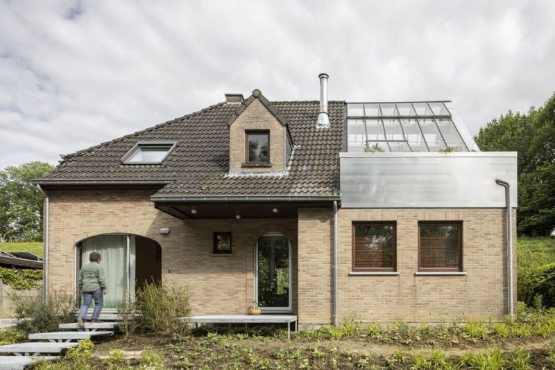Omloop Farmhouse / hé! architectuur