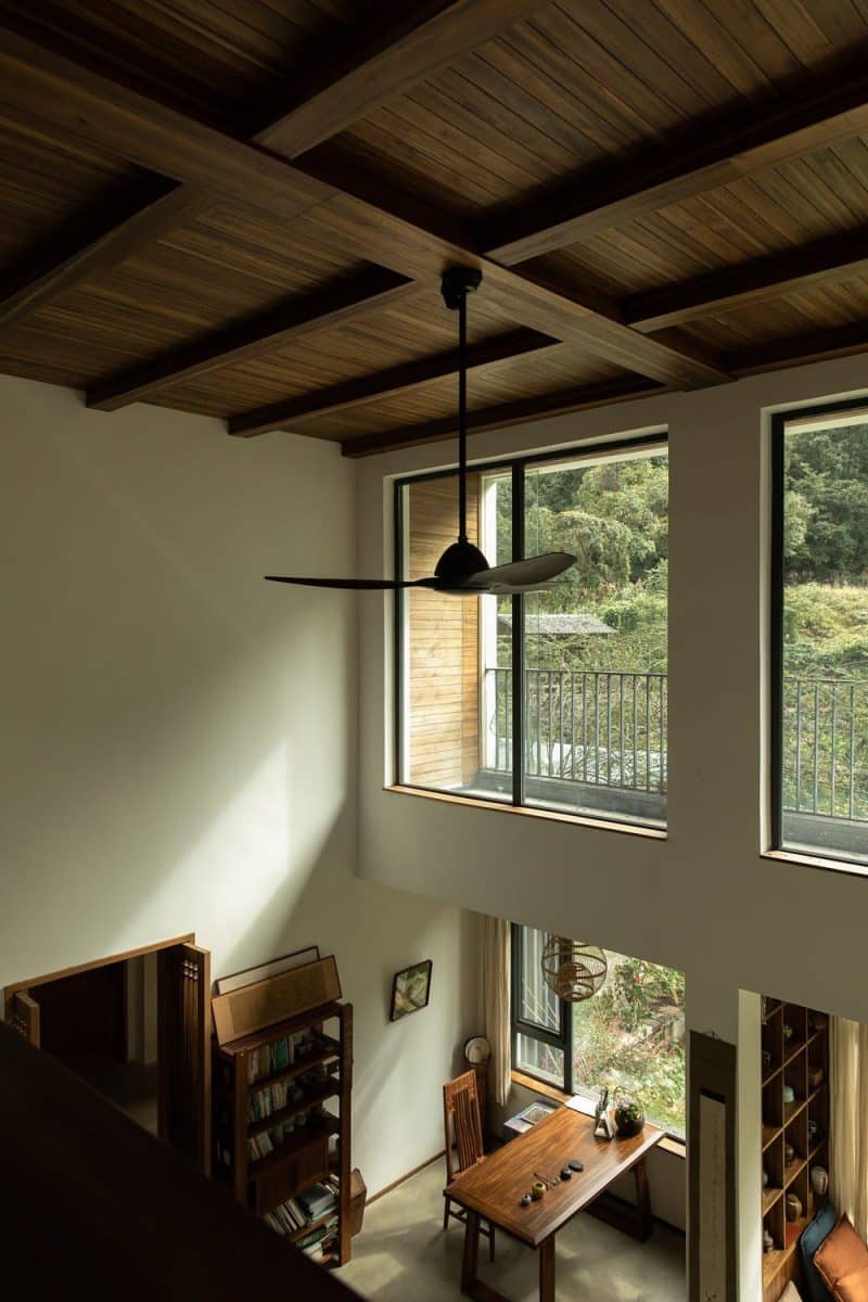 Scholarly Mountain-view Villa / Jishang Space Design
