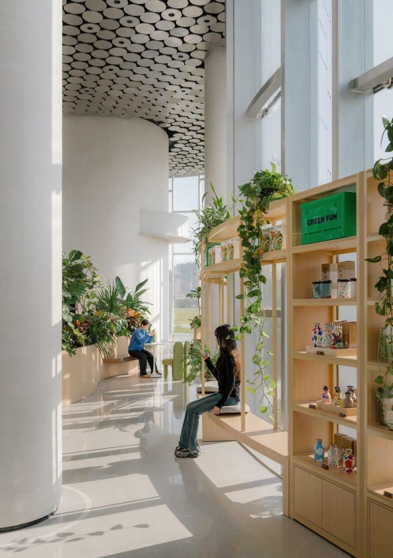 Jingle Jungle Creative Coffee / TSPACE Design