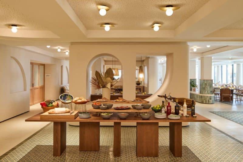 Kimpton Los Monteros Hotel / EL EQUIPO CREATIVO