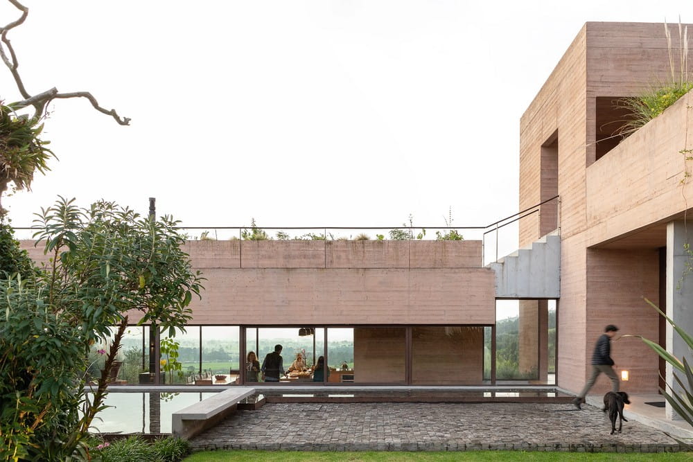 Casa Pastizal / Diez + Muller Arquitectos