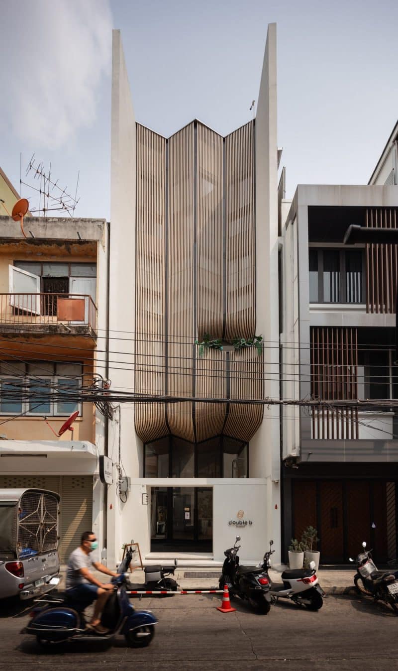Double B Hostel / VMA Design Studio