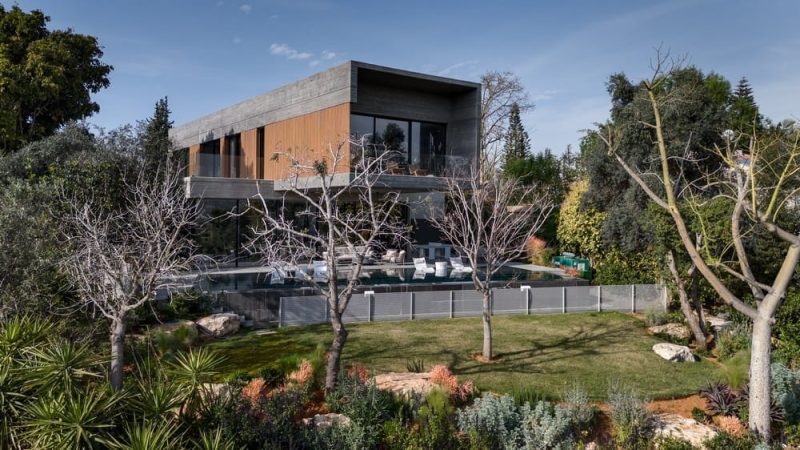 Hillside House / Israelevitz Architects