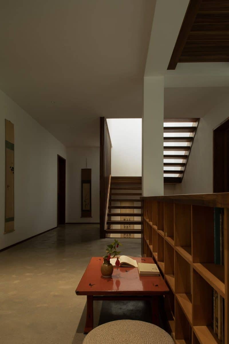 Scholarly Mountain-view Villa / Jishang Space Design