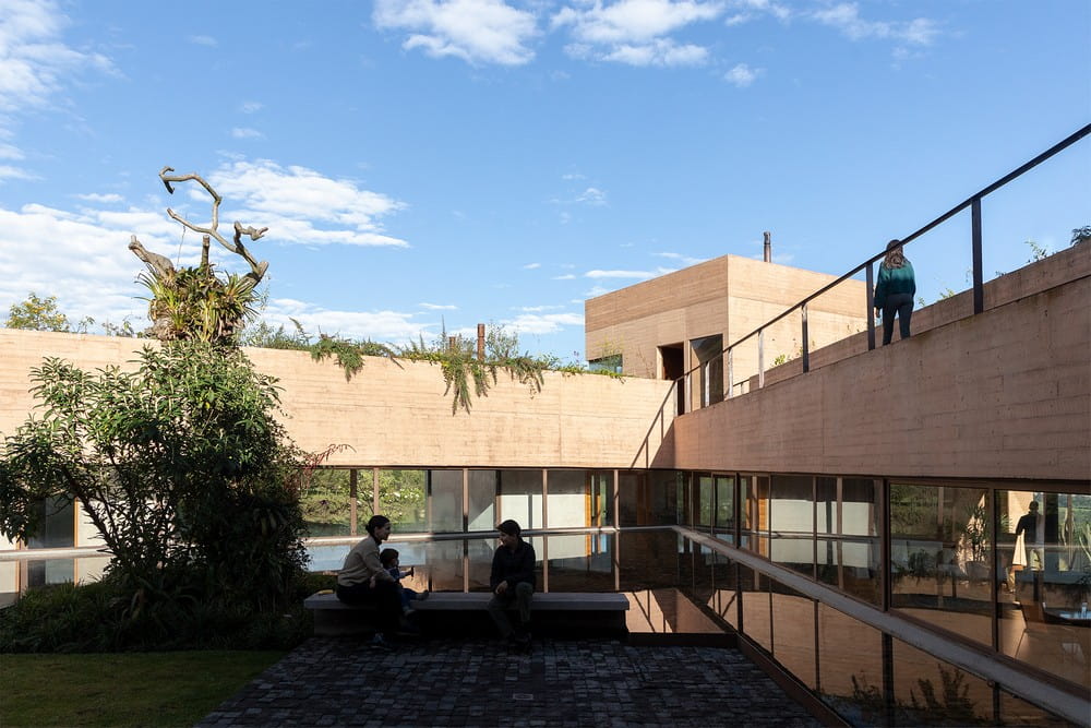Casa Pastizal / Diez + Muller Arquitectos