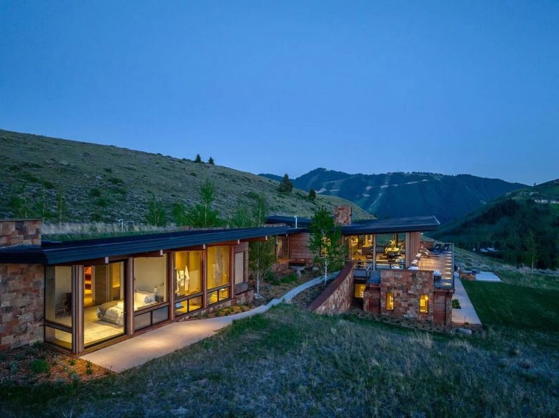 Ridge 52 Residence / Ward + Blake Architects