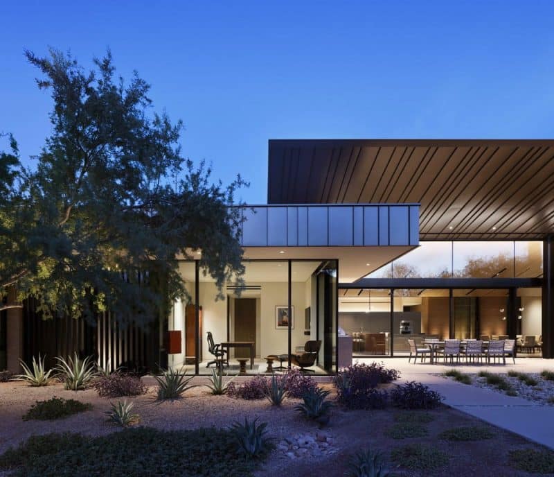 Desert Fairway Residence / Kendle Design Collaborative