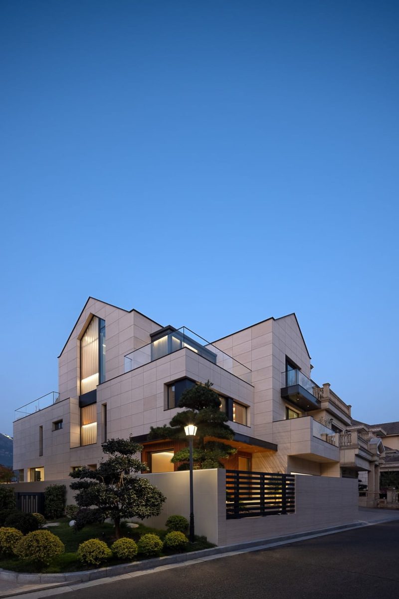 River Island Villa / Jishang Space Design