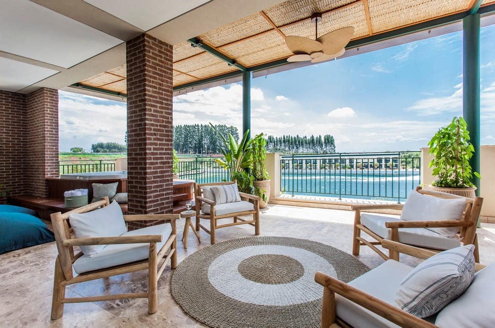 balcony