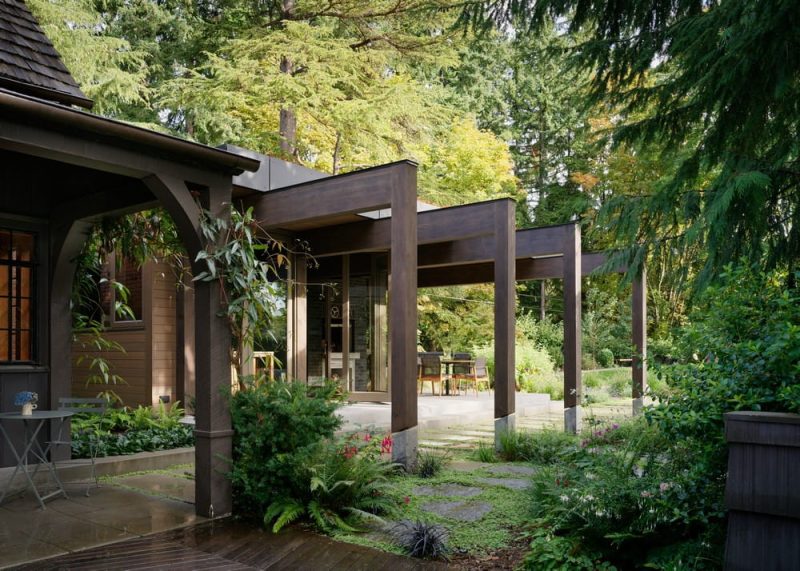 Loyal Captain House / Heliotrope Architects