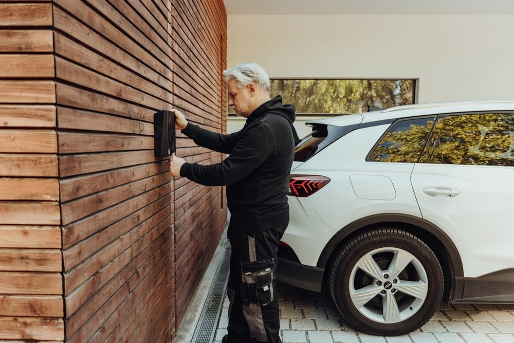 Comparing Local Electrician Services for Home Projects