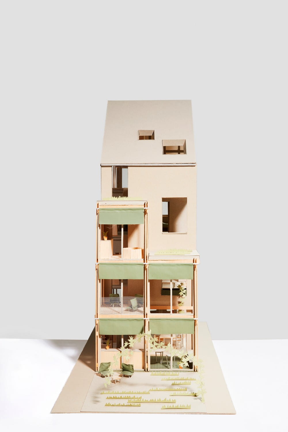 Kasteel Home: A Flexible Timber Extension in Antwerp