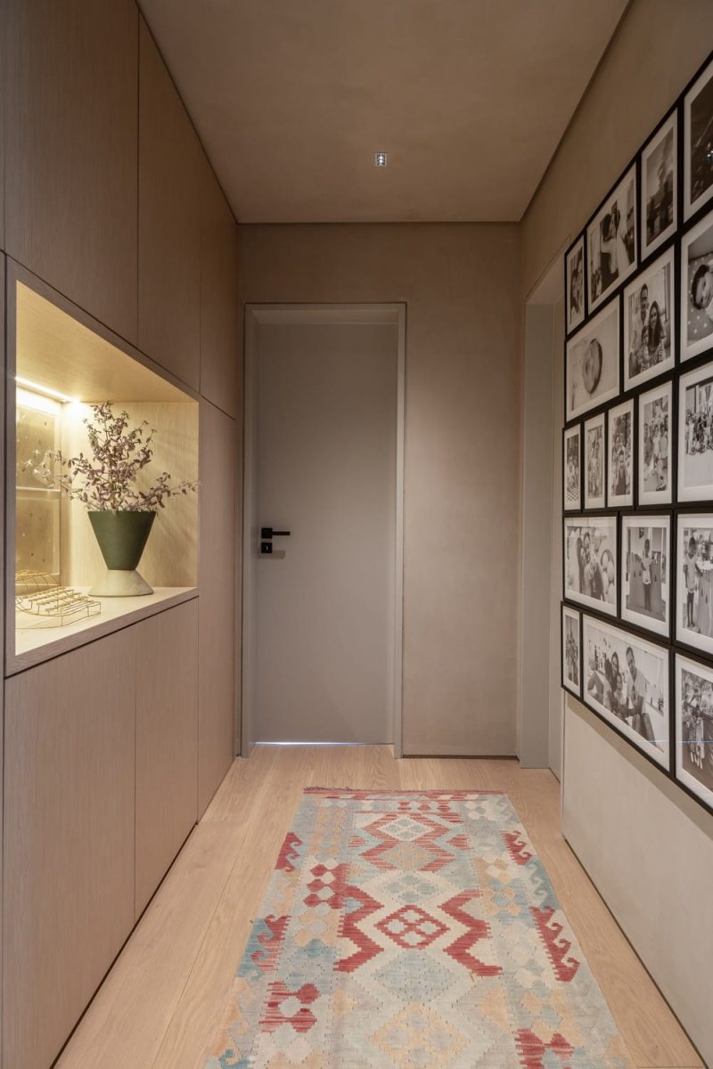 Light-Filled Penthouse by Si Saccab Arquitetura
