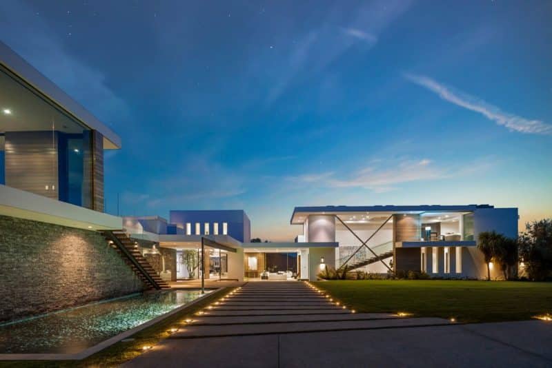 Benedict Canyon House / Whipple Russell Architects