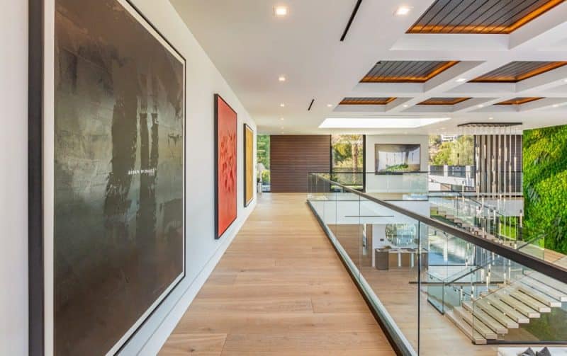 Bundy Drive House / Whipple Russell Architects