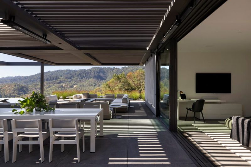 The Phoenix, a minimalist home in Healdsburg, California by Feldman Architecture