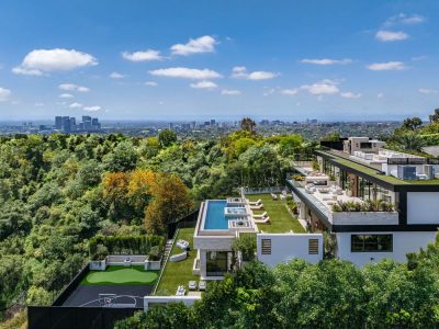 1414 Donhill Drive House / Whipple Russell Architects