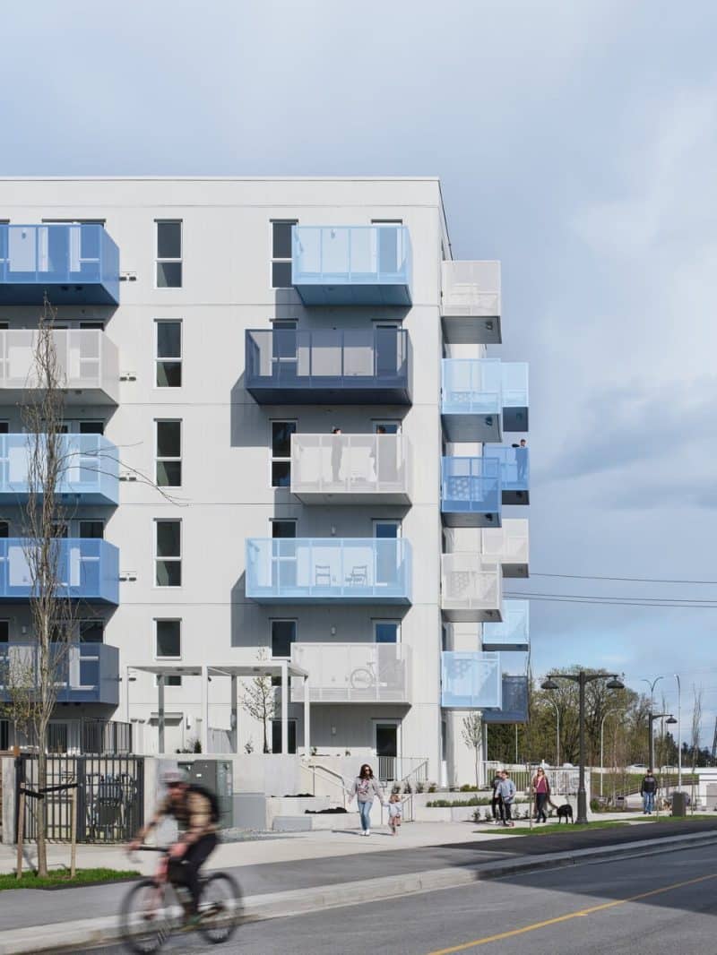 Salal Apartments / Office Of Mcfarlane Biggar Architects + Designers