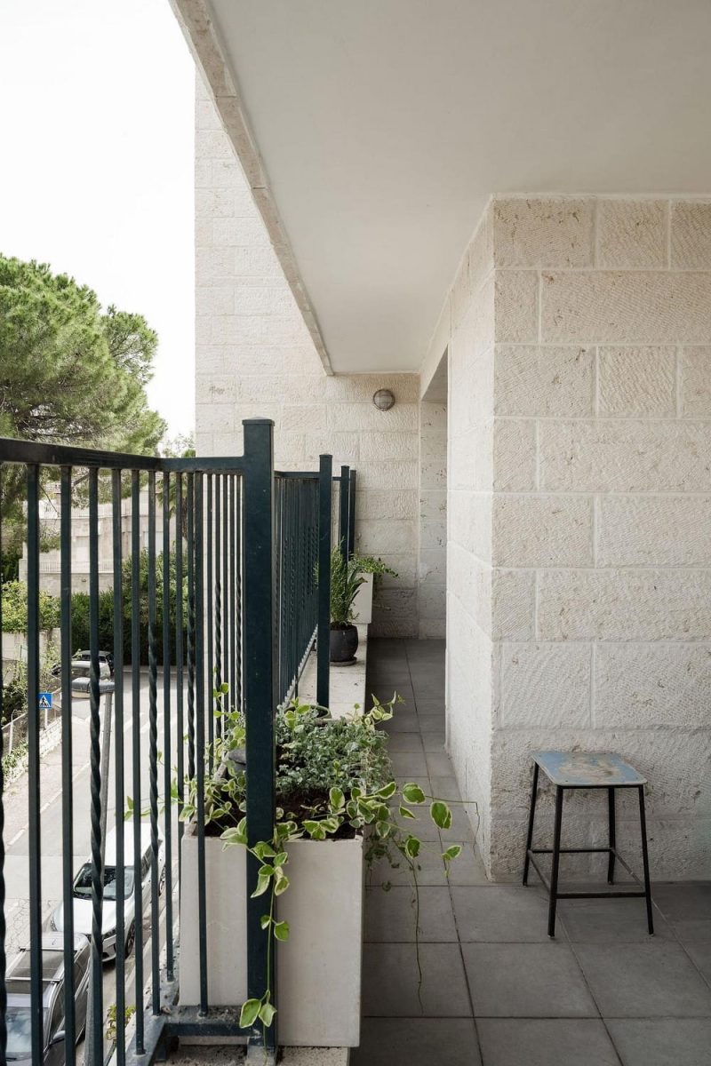 balcony