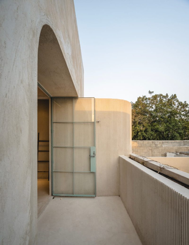 balcony