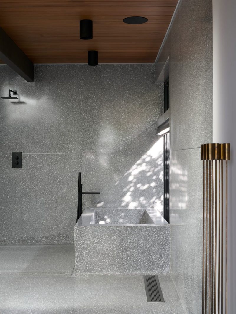 Malibu Glass Box House by Klopf Architecture