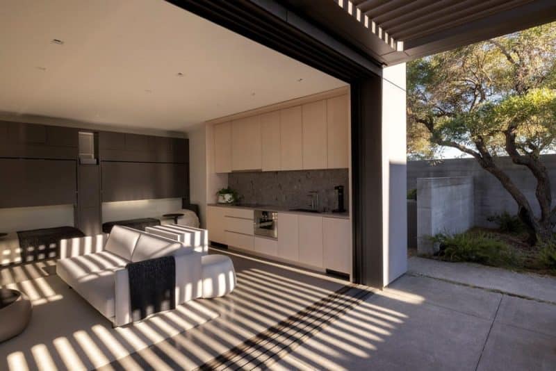 The Phoenix, a minimalist home in Healdsburg, California by Feldman Architecture