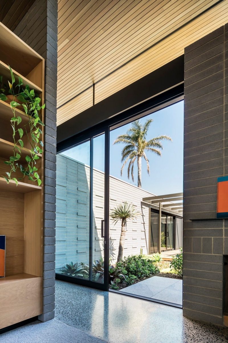 Butterfly House / Pleysier Perkins