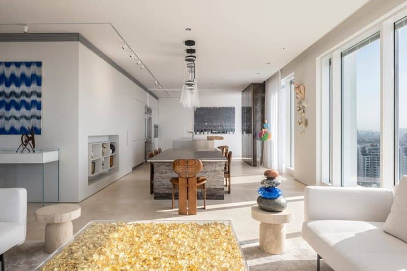 M4 – An Art Collectors' Apartment by Raz Melamed