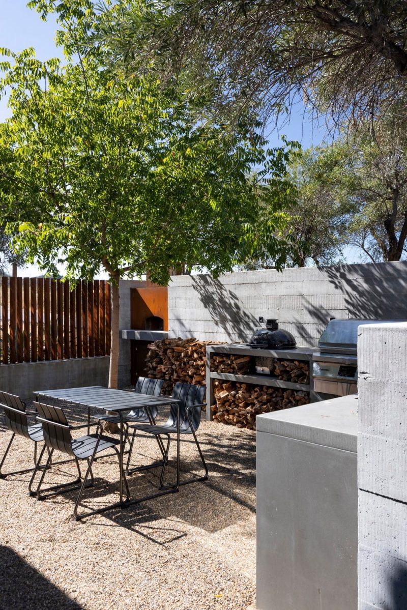 The Phoenix, a minimalist home in Healdsburg, California by Feldman Architecture