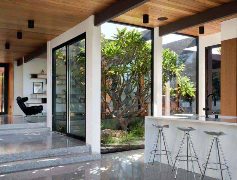 Malibu Glass Box House by Klopf Architecture