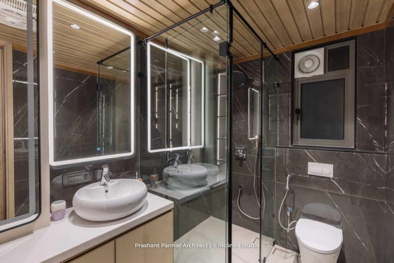 Graceful 5BHK Interiors at Viola Apartment by Ar. Prashant Parmar