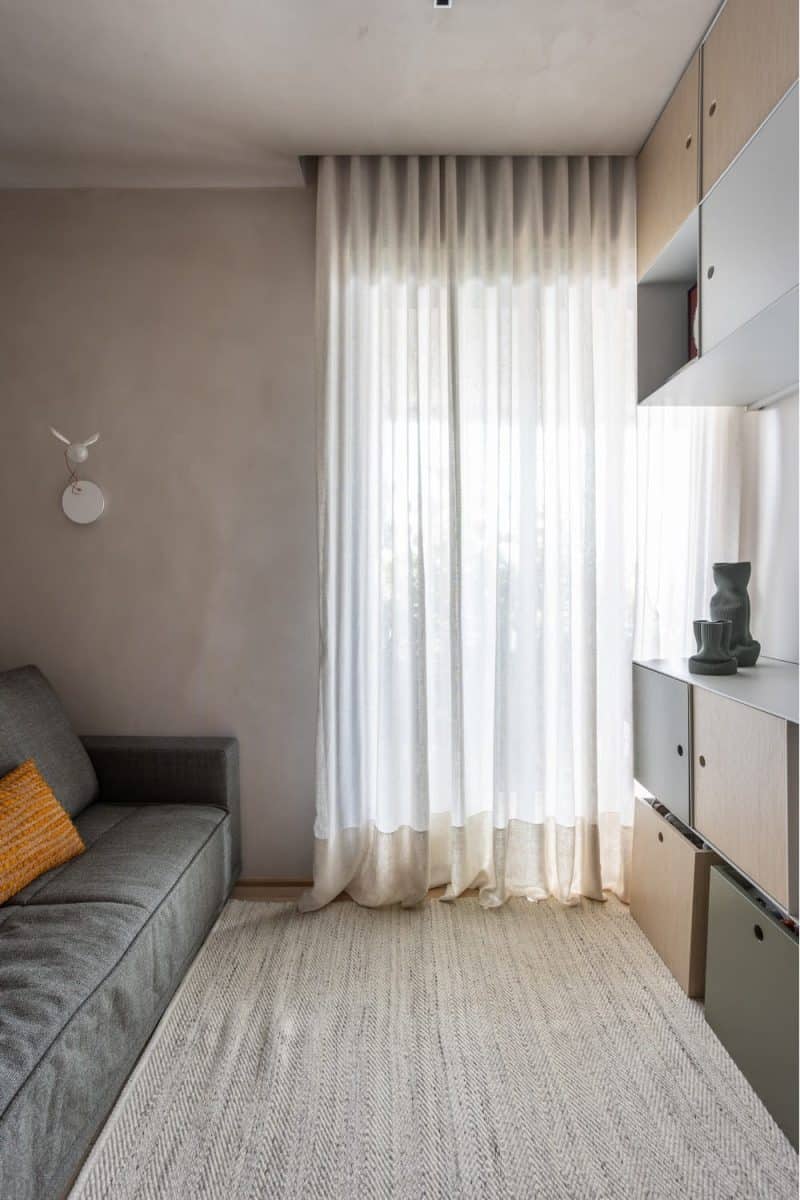 Light-Filled Penthouse by Si Saccab Arquitetura