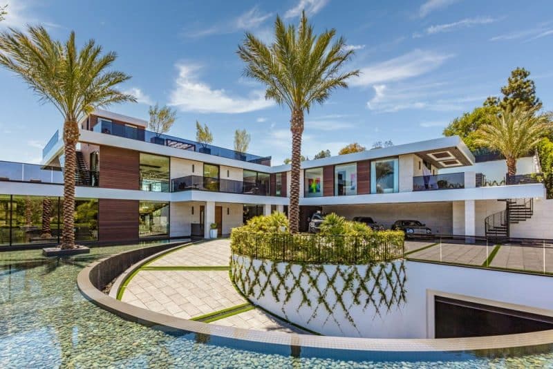 Bundy Drive House / Whipple Russell Architects