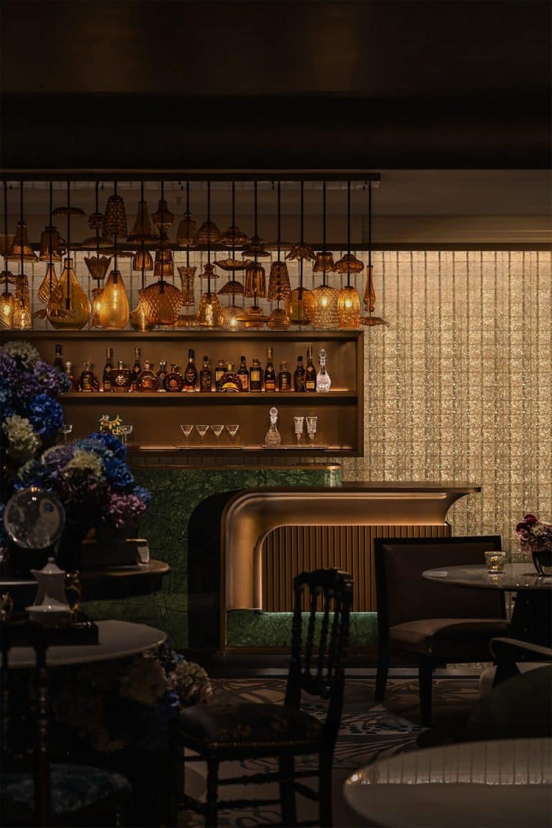 bar