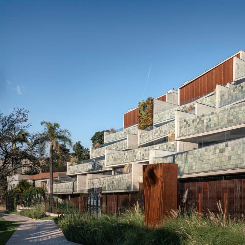 Suspended Houses / OSPA Arquitetura e Urbanismo