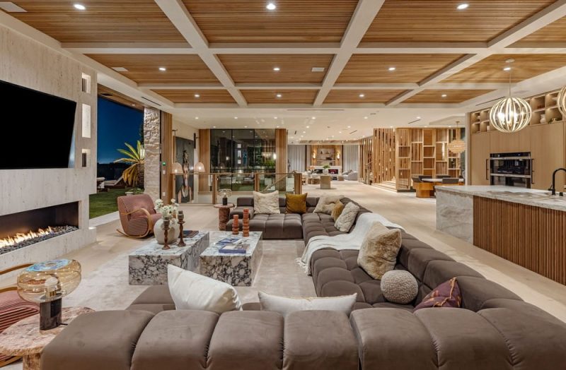 1414 Donhill Drive House / Whipple Russell Architects