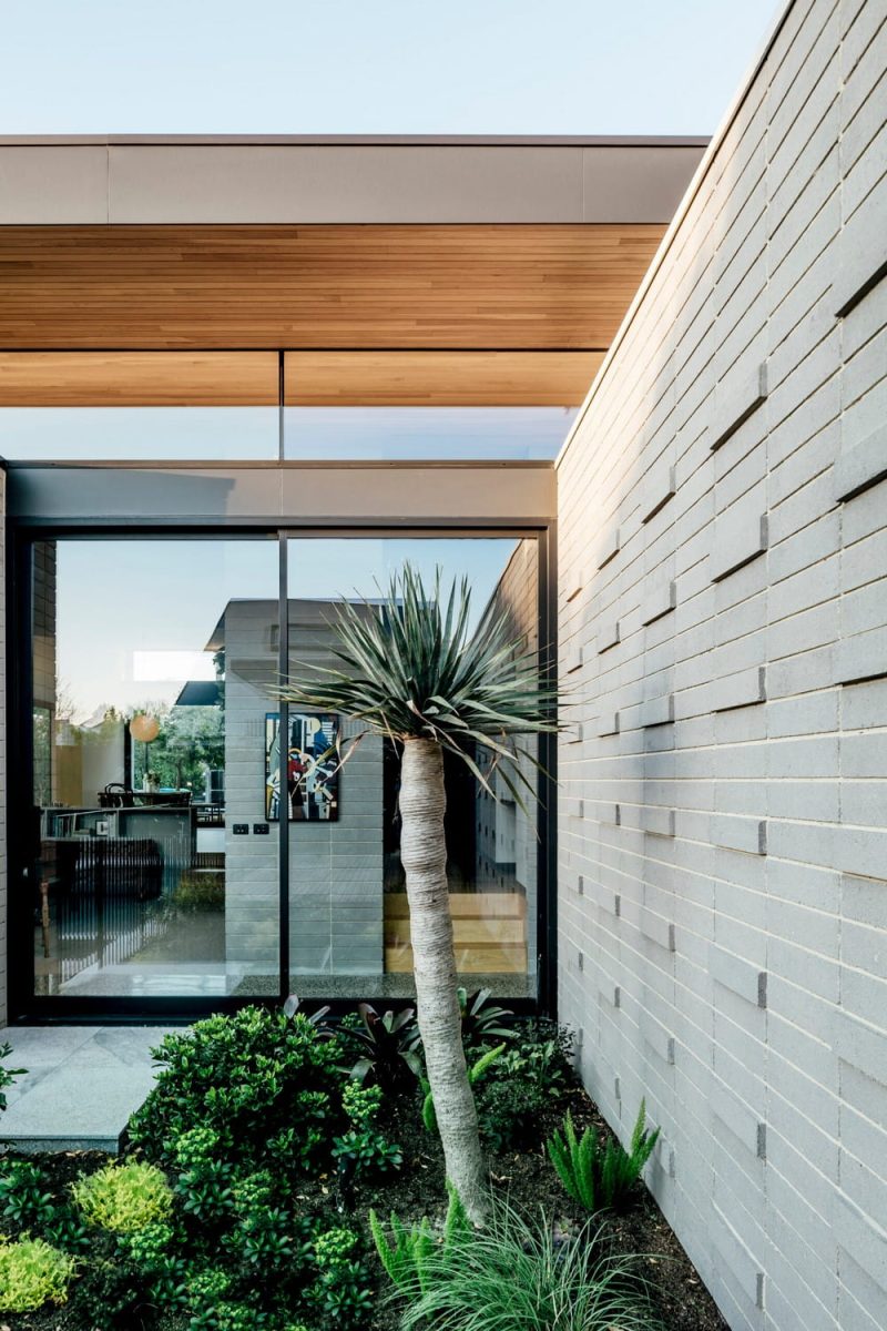 Butterfly House / Pleysier Perkins