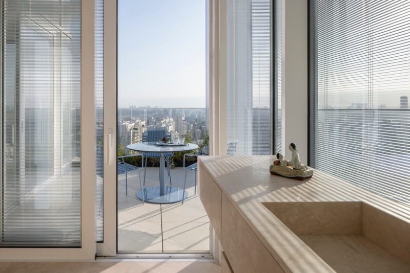 M4 – An Art Collectors' Apartment by Raz Melamed