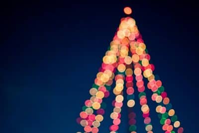 Holiday Lights That Respect Your Architecture