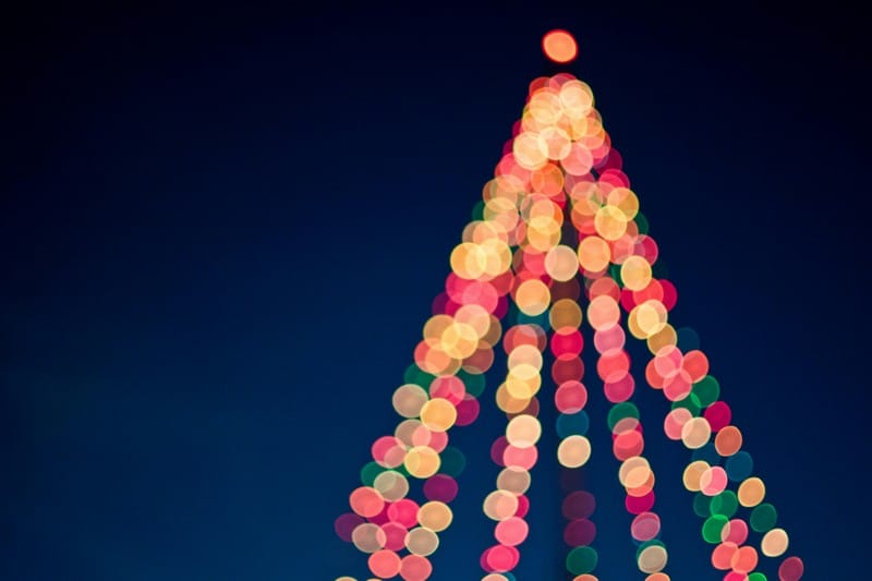 Holiday Lights That Respect Your Architecture