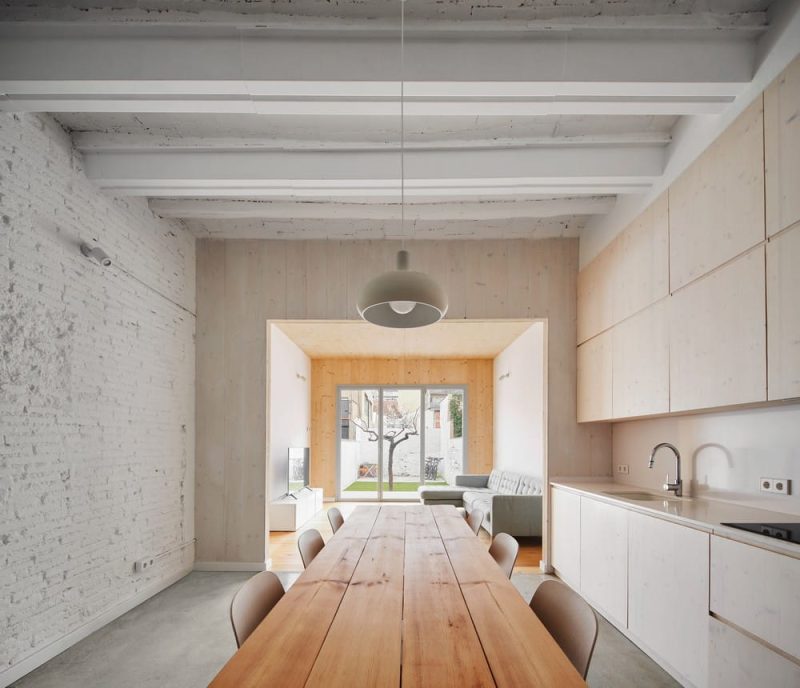 Terrassa Row House Renovation / Vallribera Noray Arquitectes