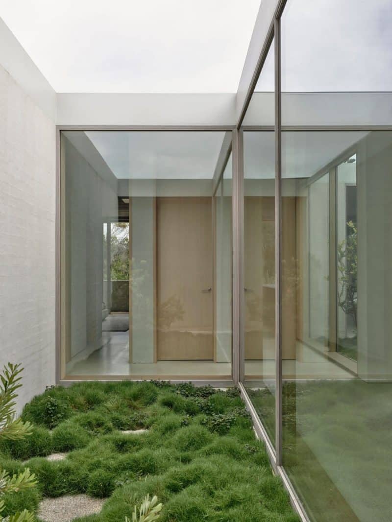 Sorrento Coastal House / Rob Kennon Architects