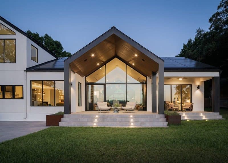 Aqua Verde House by DK Studio